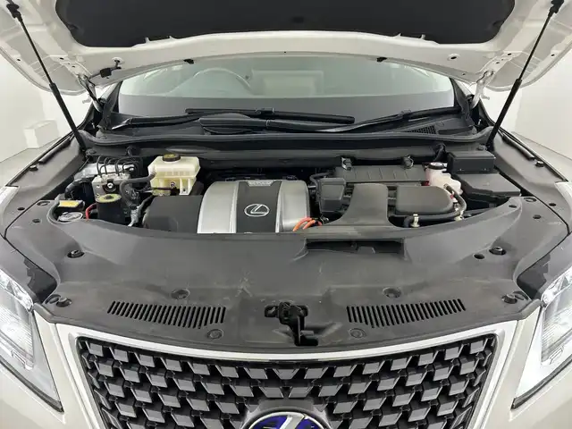 レクサス ＲＸ 450h バージョンL 愛知県 2021(令3)年 4.4万km ソニッククォーツ 純正12.3インチナビ/・フルセグ/・Bluetooth/・USB/全方位カメラ/レクサスセーフティシステム+/・プリクラッシュセーフティ/・レーントレーシングアシスト/・オートマチックハイビーム/・ロードサインアシスト/・レーダークルーズコントロール/ビルトインＥＴＣ2.0/全方位ドライブレコーダー/パワーバックドア/ブラインドスポットモニター/ヘッドアップディスプレイ/レッドレザーシート/運転席メモリシート/前席パワーシート/前席シートヒーター/前席シートベンチレーション/ステアリングヒーター/ステアリングスイッチ/パドルシフト/自動防眩ミラー/純正20インチAW/純正フロアマット/LEDオートライト
