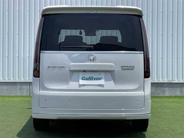 ホンダ ステップワゴン スパーダ プレミアムライン 香川県 2023(令5)年 1.7万km プラチナホワイトパール 登録時走行距離：17082km/純正11.4型ナビ/　CD DVD BT フルセグTV/全方位カメラ/両側パワースライドドア/パワーバックドア/衝突被害軽減装置/レーンキープアシスト/レーダークルーズコントロール/LEDヘッドライト/オートライト/フォグランプ/横滑り防止装置/アイドリングストップ/オートホールド機能付き電子パーキングブレーキ/ハーフレザーシート/シートヒーター/ドライブレコーダー/ビルトインETC/ロールサンシェード/ISOFIX/プッシュスタート/スマートキー