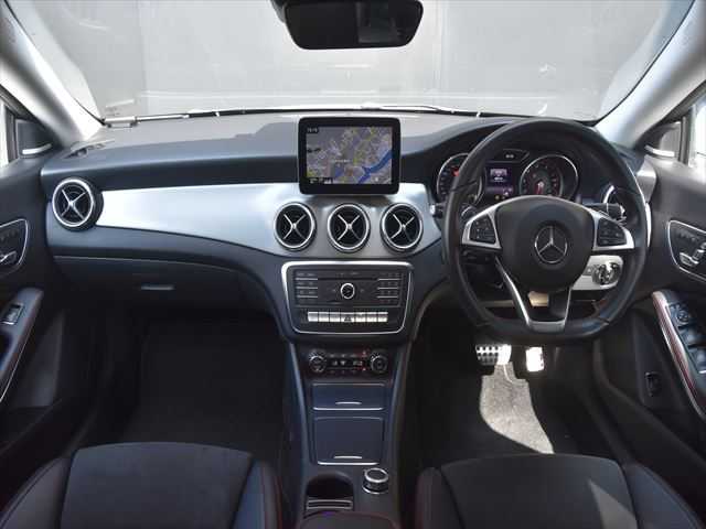 メルセデス・ベンツ ＣＬＡ１８０ Sブレイク AMG スタイル 和歌山県 2018(平30)年 6.9万km ポーラホワイト プレミアムパッケージ /レーダーSF /パノラマSR /Harman Kardon /純正ナビ /フルセグ /Bカメラ /Apple carplay /ハーフレザー /シートヒーター /コーナーセンサー /アンビエントライト /電動バックドア /LEDヘッドライト /ETC