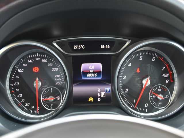 メルセデス・ベンツ ＣＬＡ１８０ Sブレイク AMG スタイル 和歌山県 2018(平30)年 6.9万km ポーラホワイト プレミアムパッケージ /レーダーSF /パノラマSR /Harman Kardon /純正ナビ /フルセグ /Bカメラ /Apple carplay /ハーフレザー /シートヒーター /コーナーセンサー /アンビエントライト /電動バックドア /LEDヘッドライト /ETC