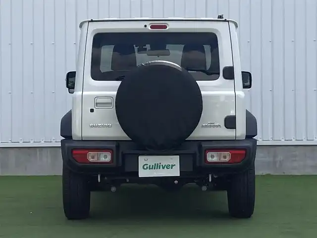 スズキ ジムニー シエラ JC 香川県 2019(平31)年 3.5万km ピュアホワイトP 登録時走行距離34657km/BLIZZAK製タイヤ【DM-V3】/純正アルミホイール付サマータイヤ積み込み/純正8型SDナビ【CN-RZ843】/（フルセグTV/Bluetooth/DVD）/バックカメラ/前後ドライブレコーダー【ZDR-015】/前席シートヒーター/スズキセーフティサポート/クルーズコントロール/LEDヘッドライト/フォグライト/純正ビルトインETC/社外アームレスト/OPドリンクホルダー/革巻きステアリング/ステアリングスイッチ/背面タイヤ（カバー付）/ヒーテッドドアミラー/ウィンカー付電動格納ミラー