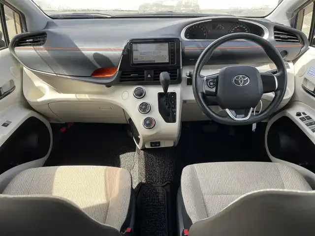 トヨタ シエンタ X 岩手県 2021(令3)年 6.9万km ベージュ 4WD/純正SDナビ/純正CD/Bluetooth接続/フルセグTV/バックカメラ/ETC/前後ドライブレコーダー/片側電動スライドドア/サイドバイザー/ステアリングスイッチ/取扱説明書/保証書