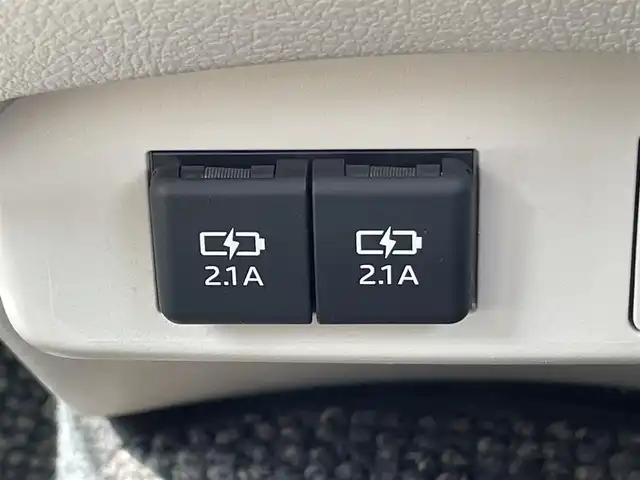 トヨタ シエンタ X 岩手県 2021(令3)年 6.9万km ベージュ 4WD/純正SDナビ/純正CD/Bluetooth接続/フルセグTV/バックカメラ/ETC/前後ドライブレコーダー/片側電動スライドドア/サイドバイザー/ステアリングスイッチ/取扱説明書/保証書