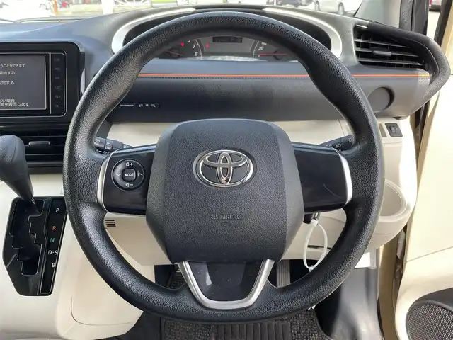 トヨタ シエンタ X 岩手県 2021(令3)年 6.9万km ベージュ 4WD/純正SDナビ/純正CD/Bluetooth接続/フルセグTV/バックカメラ/ETC/前後ドライブレコーダー/片側電動スライドドア/サイドバイザー/ステアリングスイッチ/取扱説明書/保証書