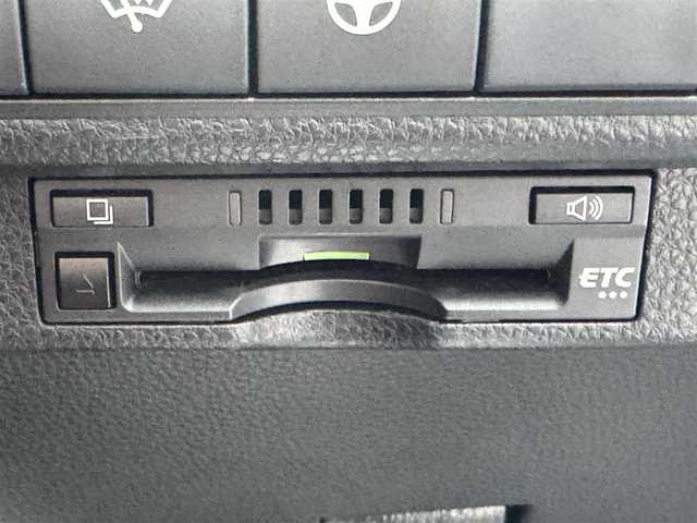 トヨタ カローラ スポーツ ハイブリッドG Z 滋賀県 2018(平30)年 5.3万km アティチュードブラックマイカ 純正9インチナビ/Bluetooth/CD/DVD/フルセグテレビ/OPハーフレザーシート/シートヒーター /ステアリングヒーター/トヨタセーフティーセンス/・プリクラッシュセーフティシステム/・レーントレーシングアシスト/・レーダークルーズコントロール/・オートマチックハイビーム/・ロードサインアシスト/ETC/寒冷地仕様/LEDヘッドライト/フォグランプ/ドアバイザー/プッシュスタート/スマートキー/スペアキー/純正フロアマット