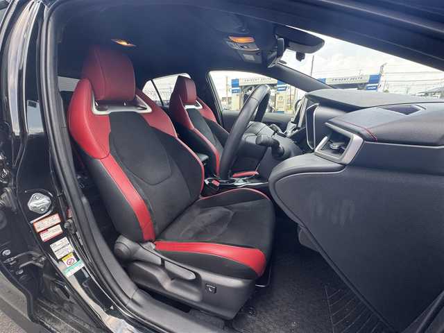 トヨタ カローラ スポーツ ハイブリッドG Z 滋賀県 2018(平30)年 5.3万km アティチュードブラックマイカ 純正9インチナビ/Bluetooth/CD/DVD/フルセグテレビ/OPハーフレザーシート/シートヒーター /ステアリングヒーター/トヨタセーフティーセンス/・プリクラッシュセーフティシステム/・レーントレーシングアシスト/・レーダークルーズコントロール/・オートマチックハイビーム/・ロードサインアシスト/ETC/寒冷地仕様/LEDヘッドライト/フォグランプ/ドアバイザー/プッシュスタート/スマートキー/スペアキー/純正フロアマット