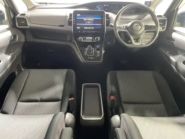 日産 セレナ e－パワー ハイウェイスター V 神奈川県 2020(令2)年 4.4万km ダークメタルグレー 純正 型SDナビゲーション【】/AM FM フルセグ CD DVD USB SD/アラウンドビューモニター/純正フリップダウンモニター/両側パワースライドドア/プロパイロット/パーキングアシスト/ブラインドスポットモニター/オートホールド/ETC/革巻きステアリング/ステアリングリモコン/前後ドライブレコーダー/純正フロアマット/インテリジェントキー/プッシュスタート/LEDヘッドライト/オートライト/オートマチックハイビーム/フォグランプ/純正16インチアルミホイール/電動格納ミラー/ウィンカーミラー/ドアバイザー