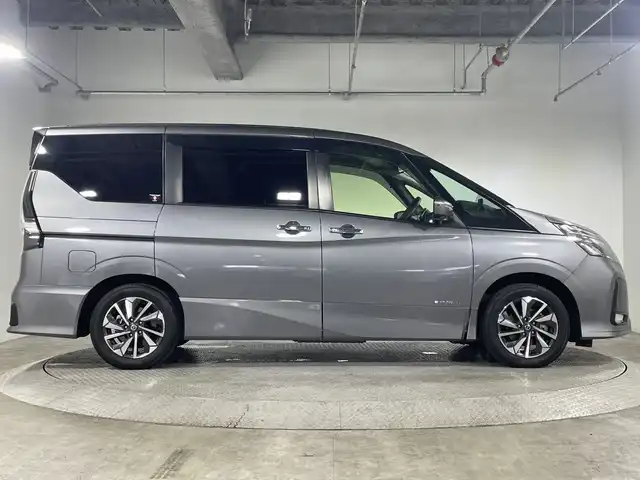 日産 セレナ e－パワー ハイウェイスター V 神奈川県 2020(令2)年 4.4万km ダークメタルグレー 純正 型SDナビゲーション【】/AM FM フルセグ CD DVD USB SD/アラウンドビューモニター/純正フリップダウンモニター/両側パワースライドドア/プロパイロット/パーキングアシスト/ブラインドスポットモニター/オートホールド/ETC/革巻きステアリング/ステアリングリモコン/前後ドライブレコーダー/純正フロアマット/インテリジェントキー/プッシュスタート/LEDヘッドライト/オートライト/オートマチックハイビーム/フォグランプ/純正16インチアルミホイール/電動格納ミラー/ウィンカーミラー/ドアバイザー