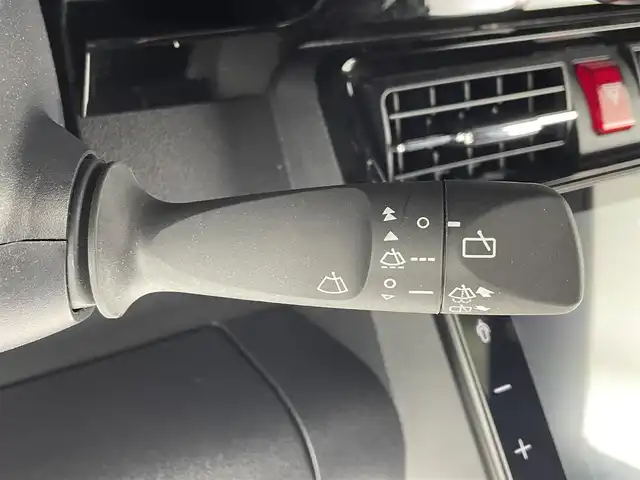 ダイハツ タント カスタム RS 大阪府 2023(令5)年 0.9万km シャイニングホワイトパール スマートアシスト/　・衝突軽減ブレーキ/　・衝突下記被支援ブレーキ/　・ブレーキ制御付誤発進抑制機能/　・主戦逸脱抑制制御機能/　・ふらつき警報/　・コーナーセンサー/　・先行車発進お知らせ機能/純正ディスプレイオーディオ/　Bluetooth/フルセグ/AppleCarPlay/AndroidAuto/禁煙車/純正後席モニター/バックカメラ/両側パワースライドドア/ハーフレザーシート/シートヒーター/LEDオートライト/フォグランプ/オートハイビーム/スマートキー/ビルトインETC/アイドリングストップ/純正フロアマット