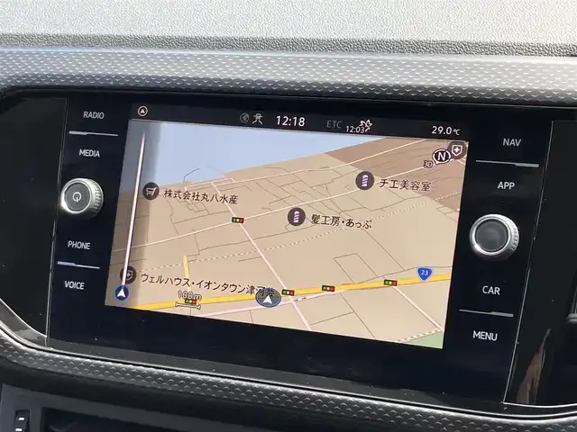 フォルクスワーゲン Ｔ－クロス TSI 1st 三重県 2020(令2)年 3万km エナジェティックオレンジメタリック 登録時走行距離２９，２７７km/♪ドライバーアシストシステム/　・アダプティブクルーズコントロール(ACC)/　・エマージェンシーブレーキアシスト/　・ブラインドスポットディテクション/♪駐車支援/　・パークディスタンスコントロール/　・Park Assist/　・リアビューカメラ/　・リアトラフィックアラート/♪純正メーカーナビ/　・AppleCarPlay・AndroidAuto /　・ミラーリンク・Blurtoothオーディオ/♪スマートキーx２/♪プッシュスタート/♪コンビネーションメーター/♪ルーフレール/♪LEDヘッドライト/♪フォグライト/♪リアフォグライト /♪オートライト/♪ドライブレコーダー/♪ビルトインETC2.0/♪革巻きステアリング/♪ステアリングスイッチ/♪オートリトラクタブルミラー/♪ウィンカーミラー/♪置くだけ充電/♪USB-Cポート(前x２後x２)/♪フロアマット/♪トノカバー/♪アイドリングストップ/♪サイド/カーテンエアバック/♪横滑り防止機能