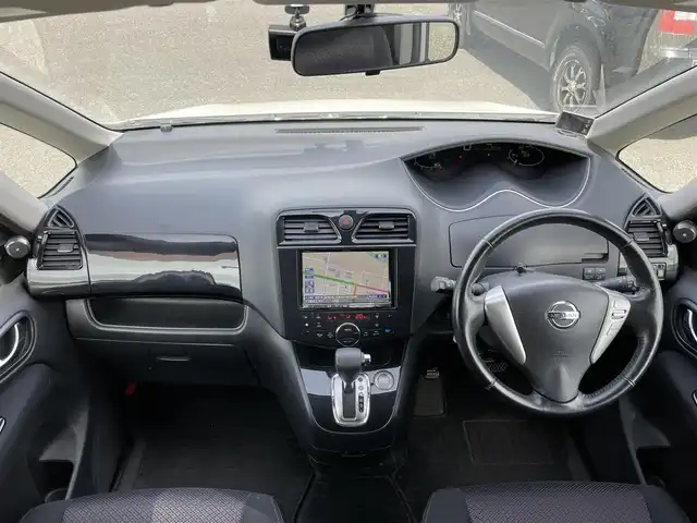 日産 セレナ ハイウェイスター 道央・札幌 2011(平23)年 11.7万km ブリリアントホワイトパール ４WD/社外HDDナビ/AM/FM/CD/DVD/SD/BT/フルセグ/クルーズコントロール/バックカメラ/ビルトインETC/アイドリングストップ/ECOMODE/両側パワースライドドア/社外フリップダウンモニター/革巻きステアリング/レーダー探知機/プッシュスタート/スマートキー/キセノンヘッドライト/オートライト/フォグランプ/電動格納ミラー/ウィンカーミラー/純正フロアマット/ドアバイザー
