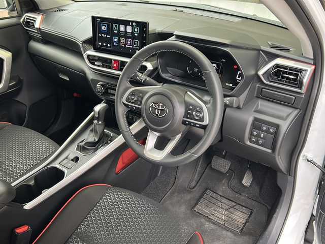 トヨタ ライズ Z 静岡県 2024(令6)年 0.7万km シャイニングホワイトパール 純正ディスプレイオーディオ/Andoroid　Auto/Apple Carplay/FM/AM/Bluetooth/フルセグTV/USB/ipod/HDMI/主要装備/・レーダークルーズコントロール　/・寒冷地仕様　/・コーナーセンサー　/・バックカメラ　/・オートハイビーム　/・オートライト　/・オートホールド　/・スマートキー　/・ステアリングリモコン　/・アイドリングストップ　/・レーンキープ　/・純正アルミホイール/・LEDフォグランプ/・横滑り防止装置/・衝突軽減システム/・プッシュスタート