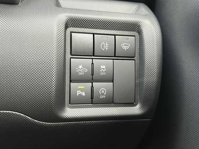 トヨタ ライズ Z 静岡県 2024(令6)年 0.7万km シャイニングホワイトパール 純正ディスプレイオーディオ/Andoroid　Auto/Apple Carplay/FM/AM/Bluetooth/フルセグTV/USB/ipod/HDMI/主要装備/・レーダークルーズコントロール　/・寒冷地仕様　/・コーナーセンサー　/・バックカメラ　/・オートハイビーム　/・オートライト　/・オートホールド　/・スマートキー　/・ステアリングリモコン　/・アイドリングストップ　/・レーンキープ　/・純正アルミホイール/・LEDフォグランプ/・横滑り防止装置/・衝突軽減システム/・プッシュスタート
