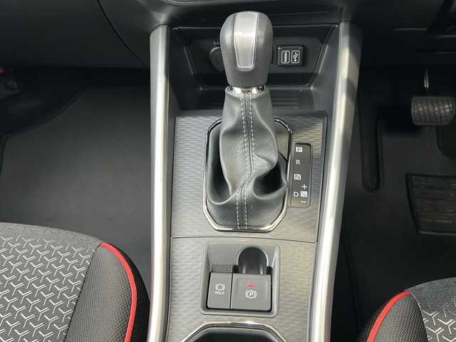 トヨタ ライズ Z 静岡県 2024(令6)年 0.7万km シャイニングホワイトパール 純正ディスプレイオーディオ/Andoroid　Auto/Apple Carplay/FM/AM/Bluetooth/フルセグTV/USB/ipod/HDMI/主要装備/・レーダークルーズコントロール　/・寒冷地仕様　/・コーナーセンサー　/・バックカメラ　/・オートハイビーム　/・オートライト　/・オートホールド　/・スマートキー　/・ステアリングリモコン　/・アイドリングストップ　/・レーンキープ　/・純正アルミホイール/・LEDフォグランプ/・横滑り防止装置/・衝突軽減システム/・プッシュスタート