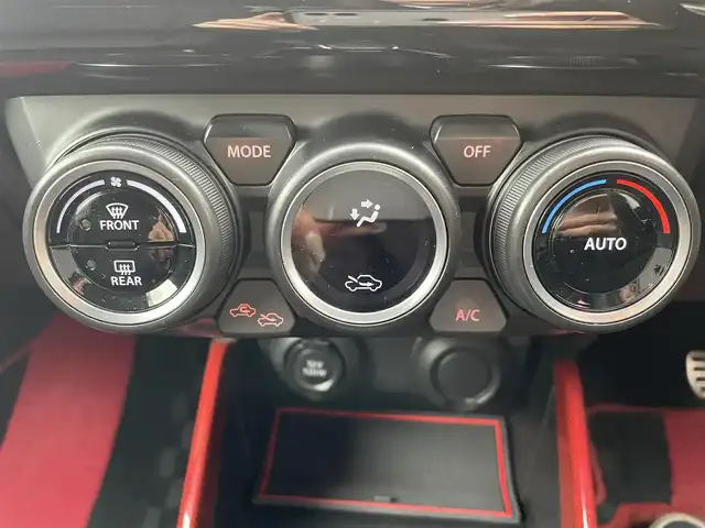 スズキ スイフト スポーツ セーフティPKG 栃木県 2018(平30)年 7.2万km バーニングレッドPM セーフティパッケージ/・デュアルセンサーブレーキサポート/・車線逸脱抑制機能/・車線逸脱警報機能/・誤発進抑制機能/・ふらつき警報機能/・先行車発進お知らせ機能/・ハイビームアシスト機能/・SRSエアバッグ(サイド/カーテン)/・アダプティブクルーズコントロール/純正メモリナビ/フルセグTV/DVD/Bluetooth/USB/全方位カメラ/ETC/ナビ連動ドライブレコーダー/パドルシフト/ステアリングリモコン/スマートキー/プッシュスタート/スペアキー/シートヒーター/純正17インチAW