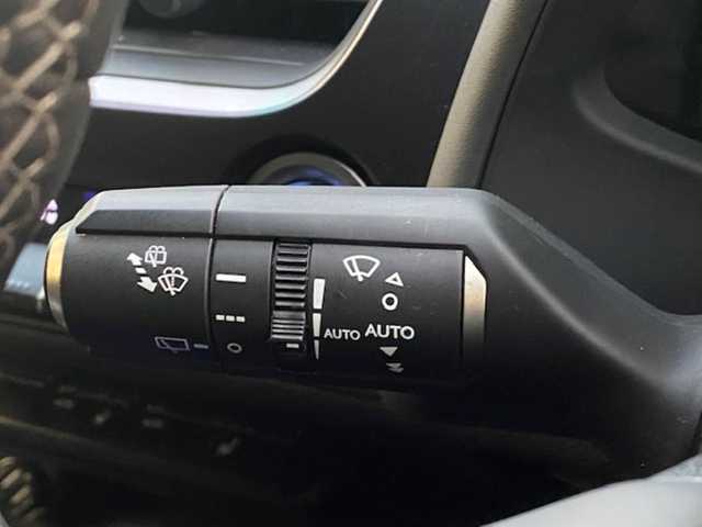 レクサス ＵＸ 250h 兵庫県 2019(令1)年 7.7万km ソニッククォーツ 純正ナビ/・TV.BT.AM.FM/サンルーフ/アラウンドビューモニター/ブラインドスポットモニター/レーダークルーズコントロール/前席パワーシート/ハンドルヒーター/前席シートヒーター/パワーバック/前方ドラレコ/ＥＴＣ２．０/スペアキー×１