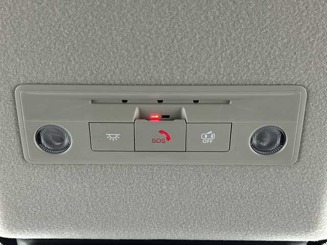 日産 セレナ e－パワー ルキシオン 神奈川県 2023(令5)年 2.3万km プリズムホワイト 統合型12.3インチインターフェースディスプレイ/アドバンスドドライブアシストディスプレイ/NissanConnectメモリーナビゲーションシステム/フルセグ HDMI/インテリジェントアラウンドビューモニター/両側電動スライドドア【サンシェード】/360度セーフティアシスト/インテリジェントエマージェンシーブレーキ/前方衝突予報警報/衝突回避ステアリングアシスト/車線逸脱防止支援システム/車線逸脱警報/後側方衝突防止支援システム/後側方車両検知警報/後退時車両検知警報/ふらつき警報/踏み間違い衝突防止アシスト/標識認識機能/前後ソナー/ナビリンク機能付プロパイロット緊急停止支援システム/インテリジェントルームミラー/SOSコール/ワイヤレス充電器/車載通信ユニット/ビルトインETC2.0ユニット/純正前後ドライブレコーダー/革巻きステアリング/2列目3列目パーソナルテーブル/USB電源Cソケット/アダプティブLEDヘッドライトシステム/オートライト/LEDフロントフォグランプ/純正16インチアルミホイール