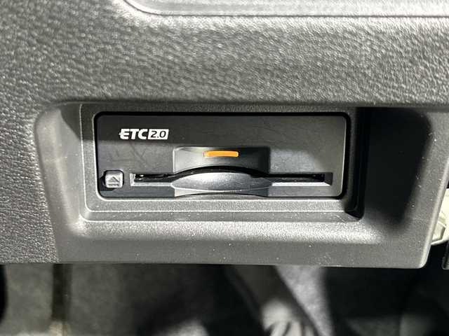 日産 セレナ e－パワー ルキシオン 神奈川県 2023(令5)年 2.3万km プリズムホワイト 統合型12.3インチインターフェースディスプレイ/アドバンスドドライブアシストディスプレイ/NissanConnectメモリーナビゲーションシステム/フルセグ HDMI/インテリジェントアラウンドビューモニター/両側電動スライドドア【サンシェード】/360度セーフティアシスト/インテリジェントエマージェンシーブレーキ/前方衝突予報警報/衝突回避ステアリングアシスト/車線逸脱防止支援システム/車線逸脱警報/後側方衝突防止支援システム/後側方車両検知警報/後退時車両検知警報/ふらつき警報/踏み間違い衝突防止アシスト/標識認識機能/前後ソナー/ナビリンク機能付プロパイロット緊急停止支援システム/インテリジェントルームミラー/SOSコール/ワイヤレス充電器/車載通信ユニット/ビルトインETC2.0ユニット/純正前後ドライブレコーダー/革巻きステアリング/2列目3列目パーソナルテーブル/USB電源Cソケット/アダプティブLEDヘッドライトシステム/オートライト/LEDフロントフォグランプ/純正16インチアルミホイール