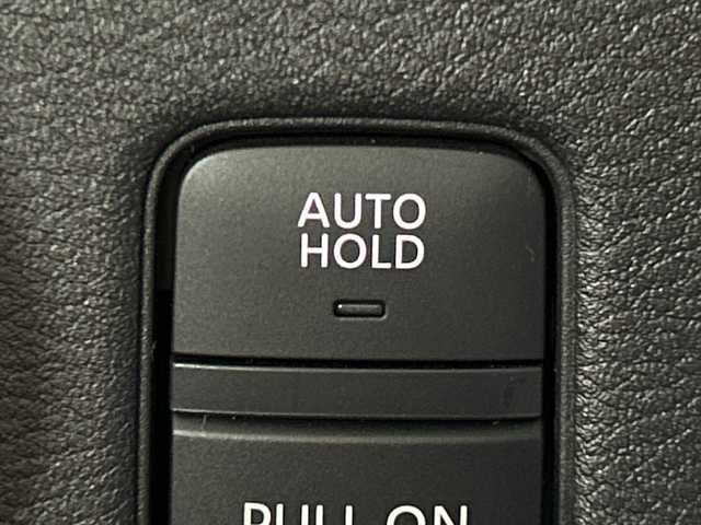 日産 セレナ e－パワー ルキシオン 神奈川県 2023(令5)年 2.3万km プリズムホワイト 統合型12.3インチインターフェースディスプレイ/アドバンスドドライブアシストディスプレイ/NissanConnectメモリーナビゲーションシステム/フルセグ HDMI/インテリジェントアラウンドビューモニター/両側電動スライドドア【サンシェード】/360度セーフティアシスト/インテリジェントエマージェンシーブレーキ/前方衝突予報警報/衝突回避ステアリングアシスト/車線逸脱防止支援システム/車線逸脱警報/後側方衝突防止支援システム/後側方車両検知警報/後退時車両検知警報/ふらつき警報/踏み間違い衝突防止アシスト/標識認識機能/前後ソナー/ナビリンク機能付プロパイロット緊急停止支援システム/インテリジェントルームミラー/SOSコール/ワイヤレス充電器/車載通信ユニット/ビルトインETC2.0ユニット/純正前後ドライブレコーダー/革巻きステアリング/2列目3列目パーソナルテーブル/USB電源Cソケット/アダプティブLEDヘッドライトシステム/オートライト/LEDフロントフォグランプ/純正16インチアルミホイール