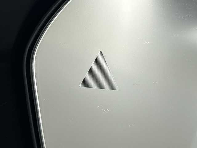 日産 セレナ e－パワー ルキシオン 神奈川県 2023(令5)年 2.3万km プリズムホワイト 統合型12.3インチインターフェースディスプレイ/アドバンスドドライブアシストディスプレイ/NissanConnectメモリーナビゲーションシステム/フルセグ HDMI/インテリジェントアラウンドビューモニター/両側電動スライドドア【サンシェード】/360度セーフティアシスト/インテリジェントエマージェンシーブレーキ/前方衝突予報警報/衝突回避ステアリングアシスト/車線逸脱防止支援システム/車線逸脱警報/後側方衝突防止支援システム/後側方車両検知警報/後退時車両検知警報/ふらつき警報/踏み間違い衝突防止アシスト/標識認識機能/前後ソナー/ナビリンク機能付プロパイロット緊急停止支援システム/インテリジェントルームミラー/SOSコール/ワイヤレス充電器/車載通信ユニット/ビルトインETC2.0ユニット/純正前後ドライブレコーダー/革巻きステアリング/2列目3列目パーソナルテーブル/USB電源Cソケット/アダプティブLEDヘッドライトシステム/オートライト/LEDフロントフォグランプ/純正16インチアルミホイール