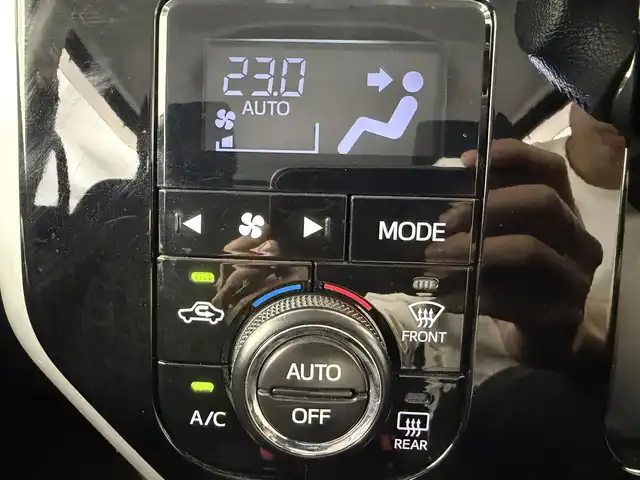 トヨタ タンク カスタムG S 愛知県 2018(平30)年 7万km ブラックマイカメタリック スマートアシスト/純正SDナビ/（Bluetooth/フルセグTV/DVD/CD/AM/FM）/バックカメラ/ETC2.0/ドラレコ/純正フロアマット/純正LEDライト/ステアリングリモコン/両側パワースライドドア/プッシュスタート/スマートキー/オートライト/ドアバイザー/電動格納ミラー