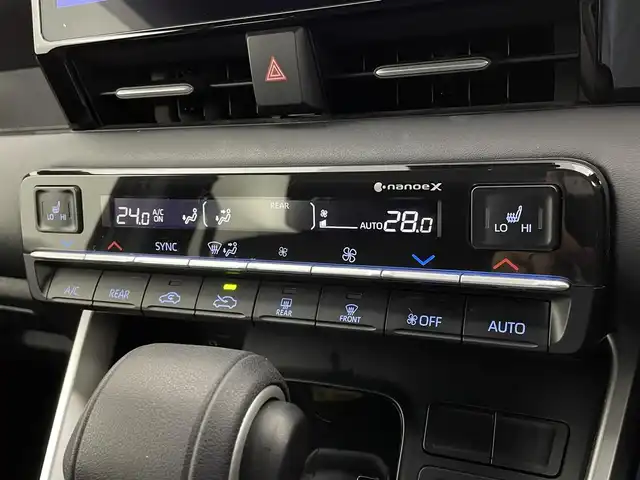 トヨタ ヴォクシー ハイブリッド S－G 宮城県 2022(令4)年 7.9万km アティチュードブラックマイカ 4WD/純正１０型ナビ/両側パワースライドドア/アダプティブクルーズコントロール/バックモニター/フルセグTV/CD/DVD/HDMI入力/スマートフォン連携/シートヒーター/ETC2.0/クリアランスソナー/パーキングサポートブレーキ/プリクラッシュセーフティ/プロドライビングアシスト/レーンディパーチャーアラート/オートマチックハイビーム/TVキャンセラー/禁煙車