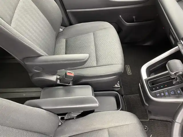 トヨタ ヴォクシー ハイブリッド S－G 宮城県 2022(令4)年 7.9万km アティチュードブラックマイカ 4WD/純正１０型ナビ/両側パワースライドドア/アダプティブクルーズコントロール/バックモニター/フルセグTV/CD/DVD/HDMI入力/スマートフォン連携/シートヒーター/ETC2.0/クリアランスソナー/パーキングサポートブレーキ/プリクラッシュセーフティ/プロドライビングアシスト/レーンディパーチャーアラート/オートマチックハイビーム/TVキャンセラー/禁煙車