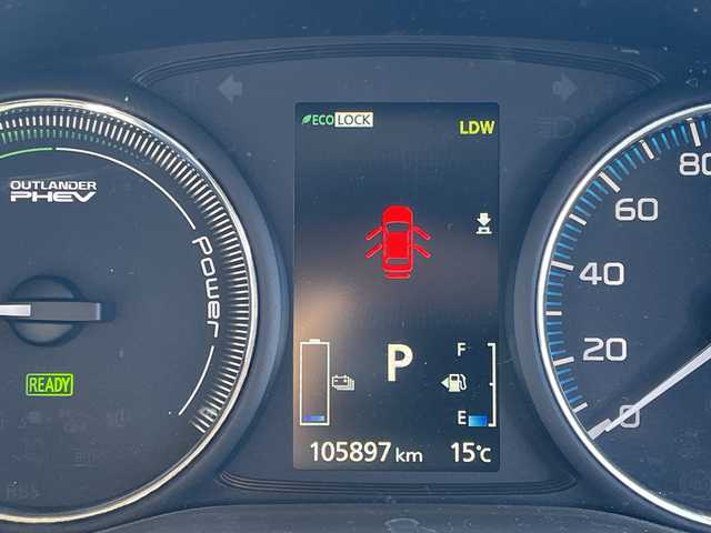 三菱 アウトランダー ＰＨＥＶ G プレミアムパッケージ 千葉県 2015(平27)年 10.6万km アメジストブラック ナビ（Ｊ－１３）　ロックフォードサウンド　パドルシフト　電動リヤゲート　ステアリングヒーター　ステアリングスイッチ　レーダークルーズ　全方位カメラ　シートヒーター　パワーシート　ＢＴ　ＥＴＣ　社外ＡＷ