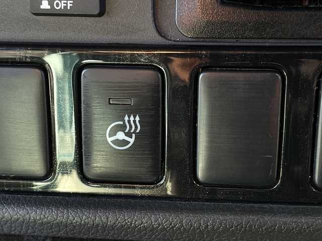 三菱 アウトランダー ＰＨＥＶ G プレミアムパッケージ 千葉県 2015(平27)年 10.6万km アメジストブラック ナビ（Ｊ－１３）　ロックフォードサウンド　パドルシフト　電動リヤゲート　ステアリングヒーター　ステアリングスイッチ　レーダークルーズ　全方位カメラ　シートヒーター　パワーシート　ＢＴ　ＥＴＣ　社外ＡＷ