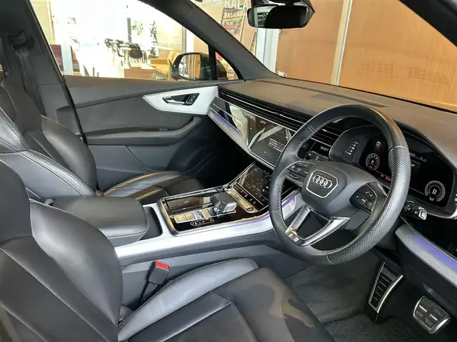 アウディ Ｑ７ 55TFSIクワトロ Sライン 宮城県 2021(令3)年 2.7万km グレー ワンオーナー/7シーターパッケージ/プレミアムパッケージ/バーチャルコックピット/MMIナビゲーションシステム/フルセグTV/サラウンドビューカメラ/ブラックレザーシート/シートヒーター/パワーシート/4ゾーンエアコン/純正OP21インチAW/アドバンストキー/パワーバックドア/マトリクスLEDヘッドライト/ドライブレコーダー/ETC2.0車載器