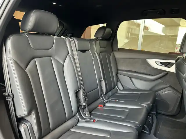 アウディ Ｑ７ 55TFSIクワトロ Sライン 宮城県 2021(令3)年 2.7万km グレー ワンオーナー/7シーターパッケージ/プレミアムパッケージ/バーチャルコックピット/MMIナビゲーションシステム/フルセグTV/サラウンドビューカメラ/ブラックレザーシート/シートヒーター/パワーシート/4ゾーンエアコン/純正OP21インチAW/アドバンストキー/パワーバックドア/マトリクスLEDヘッドライト/ドライブレコーダー/ETC2.0車載器