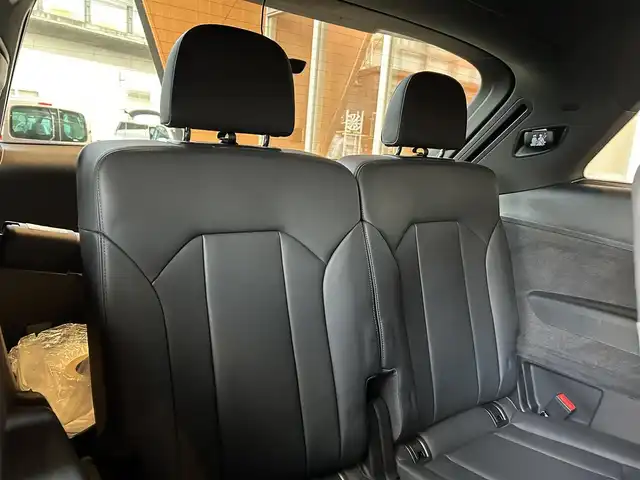 アウディ Ｑ７ 55TFSIクワトロ Sライン 宮城県 2021(令3)年 2.7万km グレー ワンオーナー/7シーターパッケージ/プレミアムパッケージ/バーチャルコックピット/MMIナビゲーションシステム/フルセグTV/サラウンドビューカメラ/ブラックレザーシート/シートヒーター/パワーシート/4ゾーンエアコン/純正OP21インチAW/アドバンストキー/パワーバックドア/マトリクスLEDヘッドライト/ドライブレコーダー/ETC2.0車載器