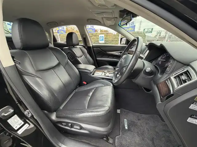 日産 フーガ 250VIP 兵庫県 2014(平26)年 10.5万km スーパーブラック (株)IDOMが運営する【じしゃロン神戸名谷店】の自社ローン対象車両になります。こちらは現金ご利用時の価格です。/自社ローンご希望の方は別途その旨お申付け下さい。/純正ナビ/TV/CD/BT/D/N席パワーシート/N席オットマン/衝突被害軽減ブレーキ/バックカメラ/黒革シート/エアシート/シートヒーター/クルーズコントロール/ビルトインETC