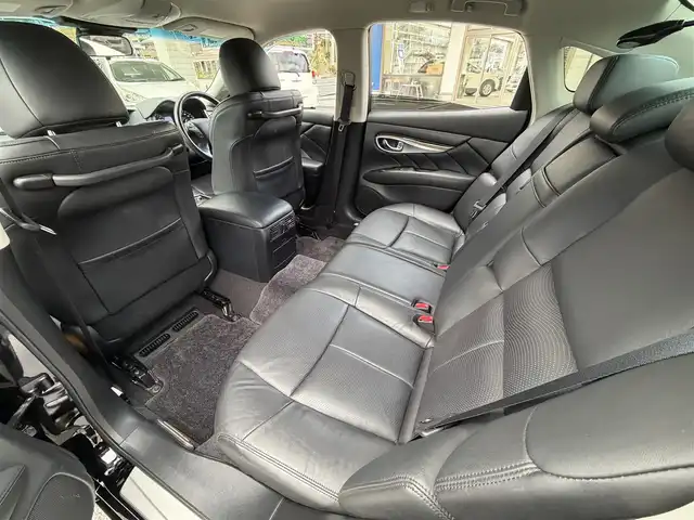 日産 フーガ 250VIP 兵庫県 2014(平26)年 10.5万km スーパーブラック (株)IDOMが運営する【じしゃロン神戸名谷店】の自社ローン対象車両になります。こちらは現金ご利用時の価格です。/自社ローンご希望の方は別途その旨お申付け下さい。/純正ナビ/TV/CD/BT/D/N席パワーシート/N席オットマン/衝突被害軽減ブレーキ/バックカメラ/黒革シート/エアシート/シートヒーター/クルーズコントロール/ビルトインETC