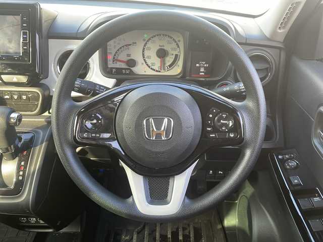 ホンダ Ｎ ＯＮＥ オリジナル 三重県 2022(令4)年 3.7万km プラチナホワイトパール 登録時37266km/ワンオーナー/禁煙車/ルーフキャリア/ディーラーオプション7インチSDナビ/・フルセグ・Bluetooth・CD/DVD・SD・USB・AM/FM/衝突軽減ブレーキ/レーンキープアシスト/ロードサインアシスト/CMBS/先行車発進お知らせ機能/レーダークルーズコントロール/前後ドラレコ/レザー調シートカバー/前席シートヒーター/AUTOライト/オートマチックハイビーム