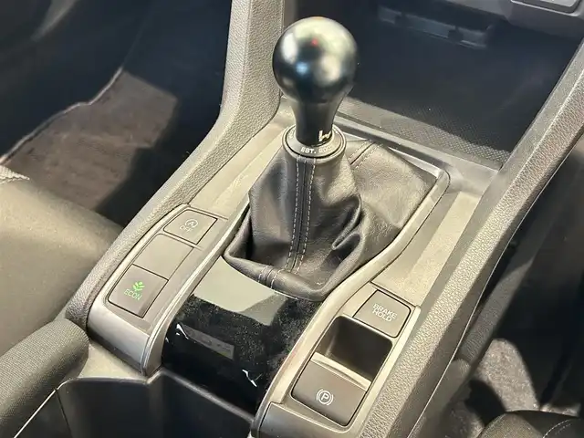ホンダ シビック ハッチバック 福岡県 2018(平30)年 7.2万km 黒 車高調　/６ＭＴ　/アダクティブクルーズコントロール　/シートヒーター　/ナビ／フルセグ　/スマートキー　/シートヒーター　/ドラレコ　/ＥＴＣ