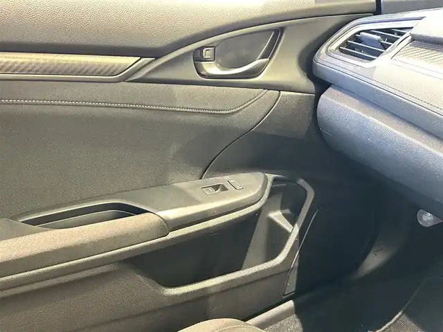 ホンダ シビック ハッチバック 福岡県 2018(平30)年 7.2万km 黒 車高調　/６ＭＴ　/アダクティブクルーズコントロール　/シートヒーター　/ナビ／フルセグ　/スマートキー　/シートヒーター　/ドラレコ　/ＥＴＣ