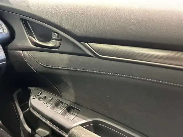 ホンダ シビック ハッチバック 福岡県 2018(平30)年 7.2万km 黒 車高調　/６ＭＴ　/アダクティブクルーズコントロール　/シートヒーター　/ナビ／フルセグ　/スマートキー　/シートヒーター　/ドラレコ　/ＥＴＣ