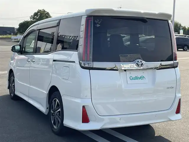 トヨタ ノア Si ダブルバイビーⅡ 佐賀県 2020(令2)年 4.5万km パール 純正9型ナビ/・フルセグTV/AM/FM/CD/DVD/Bluetooth/バックカメラ/純正12型フリップダウンモニター /両側パワースライドドア/ドライブレコーダー/ハーフレザーシート/プッシュスタート/スマートキー/LEDヘッドライト/トヨタセーフティセンス/アイドリングストップ/革巻きステアリング/ステアリングリモコン/純正16インチアルミ/純正フロアマット/純正ドアバイザー/ETC/スペアキー1本