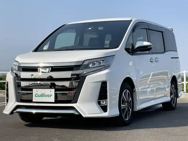 トヨタ ノア Si ダブルバイビーⅡ 佐賀県 2020(令2)年 4.5万km パール 純正9型ナビ/・フルセグTV/AM/FM/CD/DVD/Bluetooth/バックカメラ/純正12型フリップダウンモニター /両側パワースライドドア/ドライブレコーダー/ハーフレザーシート/プッシュスタート/スマートキー/LEDヘッドライト/トヨタセーフティセンス/アイドリングストップ/革巻きステアリング/ステアリングリモコン/純正16インチアルミ/純正フロアマット/純正ドアバイザー/ETC/スペアキー1本
