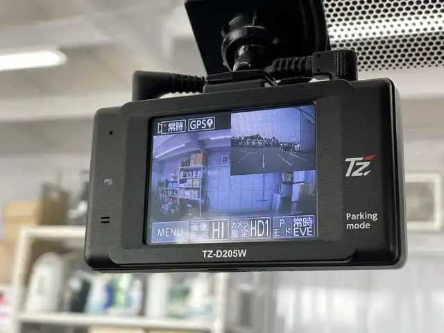 トヨタ ノア Si ダブルバイビーⅡ 佐賀県 2020(令2)年 4.5万km パール 純正9型ナビ/・フルセグTV/AM/FM/CD/DVD/Bluetooth/バックカメラ/純正12型フリップダウンモニター /両側パワースライドドア/ドライブレコーダー/ハーフレザーシート/プッシュスタート/スマートキー/LEDヘッドライト/トヨタセーフティセンス/アイドリングストップ/革巻きステアリング/ステアリングリモコン/純正16インチアルミ/純正フロアマット/純正ドアバイザー/ETC/スペアキー1本