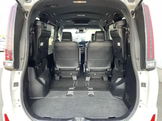 トヨタ ノア Si ダブルバイビーⅡ 佐賀県 2020(令2)年 4.5万km パール 純正9型ナビ/・フルセグTV/AM/FM/CD/DVD/Bluetooth/バックカメラ/純正12型フリップダウンモニター /両側パワースライドドア/ドライブレコーダー/ハーフレザーシート/プッシュスタート/スマートキー/LEDヘッドライト/トヨタセーフティセンス/アイドリングストップ/革巻きステアリング/ステアリングリモコン/純正16インチアルミ/純正フロアマット/純正ドアバイザー/ETC/スペアキー1本