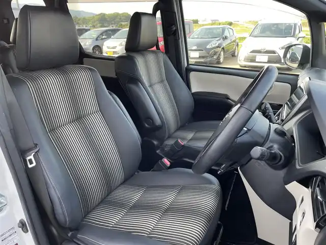 トヨタ ノア Si ダブルバイビーⅡ 佐賀県 2020(令2)年 4.5万km パール 純正9型ナビ/・フルセグTV/AM/FM/CD/DVD/Bluetooth/バックカメラ/純正12型フリップダウンモニター /両側パワースライドドア/ドライブレコーダー/ハーフレザーシート/プッシュスタート/スマートキー/LEDヘッドライト/トヨタセーフティセンス/アイドリングストップ/革巻きステアリング/ステアリングリモコン/純正16インチアルミ/純正フロアマット/純正ドアバイザー/ETC/スペアキー1本
