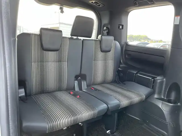 トヨタ ノア Si ダブルバイビーⅡ 佐賀県 2020(令2)年 4.5万km パール 純正9型ナビ/・フルセグTV/AM/FM/CD/DVD/Bluetooth/バックカメラ/純正12型フリップダウンモニター /両側パワースライドドア/ドライブレコーダー/ハーフレザーシート/プッシュスタート/スマートキー/LEDヘッドライト/トヨタセーフティセンス/アイドリングストップ/革巻きステアリング/ステアリングリモコン/純正16インチアルミ/純正フロアマット/純正ドアバイザー/ETC/スペアキー1本