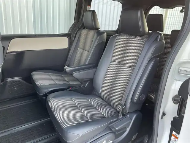 トヨタ ノア Si ダブルバイビーⅡ 佐賀県 2020(令2)年 4.5万km パール 純正9型ナビ/・フルセグTV/AM/FM/CD/DVD/Bluetooth/バックカメラ/純正12型フリップダウンモニター /両側パワースライドドア/ドライブレコーダー/ハーフレザーシート/プッシュスタート/スマートキー/LEDヘッドライト/トヨタセーフティセンス/アイドリングストップ/革巻きステアリング/ステアリングリモコン/純正16インチアルミ/純正フロアマット/純正ドアバイザー/ETC/スペアキー1本