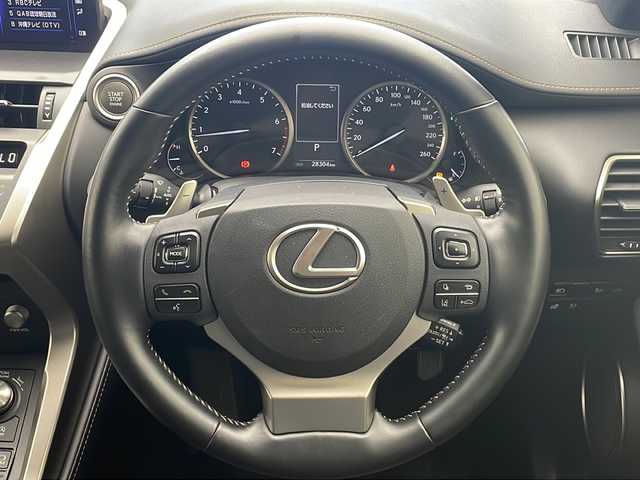 レクサス ＮＸ 300 ブロンズエディション 沖縄県 2020(令2)年 2.9万km ソニックチタニウム 純正ナビ/（フルセグTV　DVD　Bluetooth接続）/パノラミックビューモニター/ETC2.0/ドライブレコーダー/レクサスセーフティセンス/クルーズコントロール/パワーバックドア/パワーシート/レザーシート/シートヒーター/ステアリングスイッチ/ステアリングヒーター/パドルシフト/BSM/HUD/クリアランスソナー/LEDヘッドライト/純正18インチアルミホイール/スマートキー/スペアキー/プッシュスタート/純正フロアマット/保証書/取扱説明書/記録簿