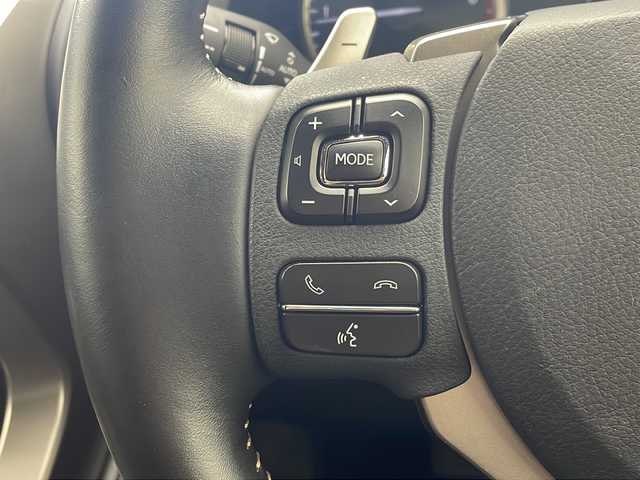 レクサス ＮＸ 300 ブロンズエディション 沖縄県 2020(令2)年 2.9万km ソニックチタニウム 純正ナビ/（フルセグTV　DVD　Bluetooth接続）/パノラミックビューモニター/ETC2.0/ドライブレコーダー/レクサスセーフティセンス/クルーズコントロール/パワーバックドア/パワーシート/レザーシート/シートヒーター/ステアリングスイッチ/ステアリングヒーター/パドルシフト/BSM/HUD/クリアランスソナー/LEDヘッドライト/純正18インチアルミホイール/スマートキー/スペアキー/プッシュスタート/純正フロアマット/保証書/取扱説明書/記録簿