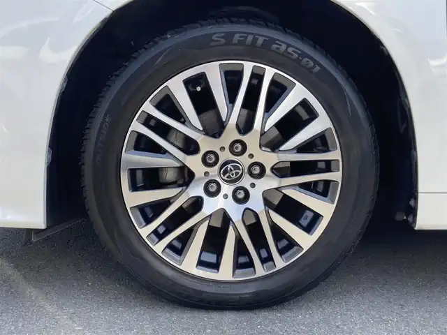 トヨタ ヴェルファイア Z Gエディション 静岡県 2015(平27)年 4.7万km ホワイトパールクリスタルシャイン 純正9インチナビ(NSZT-Y64T)/　AM FM CD DVD Bluetooth SDREC/ビルトインETC/バックモニター/LEDオートヘッドランプ/パワーシート(前席＋2列目)/ハーフレザーシート/パワーバックドア/クルーズコントロール/前後方クリアランスソナー/両側パワースライドドア/ツインムーンルーフ/純正11インチフリップダウンモニター(V11T-R62C)/フルセグTV