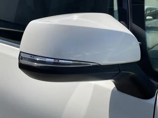 トヨタ ヴェルファイア Z Gエディション 静岡県 2015(平27)年 4.7万km ホワイトパールクリスタルシャイン 純正9インチナビ(NSZT-Y64T)/　AM FM CD DVD Bluetooth SDREC/ビルトインETC/バックモニター/LEDオートヘッドランプ/パワーシート(前席＋2列目)/ハーフレザーシート/パワーバックドア/クルーズコントロール/前後方クリアランスソナー/両側パワースライドドア/ツインムーンルーフ/純正11インチフリップダウンモニター(V11T-R62C)/フルセグTV