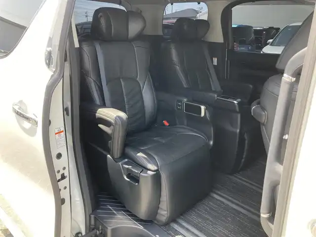 トヨタ ヴェルファイア Z Gエディション 静岡県 2015(平27)年 4.7万km ホワイトパールクリスタルシャイン 純正9インチナビ(NSZT-Y64T)/　AM FM CD DVD Bluetooth SDREC/ビルトインETC/バックモニター/LEDオートヘッドランプ/パワーシート(前席＋2列目)/ハーフレザーシート/パワーバックドア/クルーズコントロール/前後方クリアランスソナー/両側パワースライドドア/ツインムーンルーフ/純正11インチフリップダウンモニター(V11T-R62C)/フルセグTV